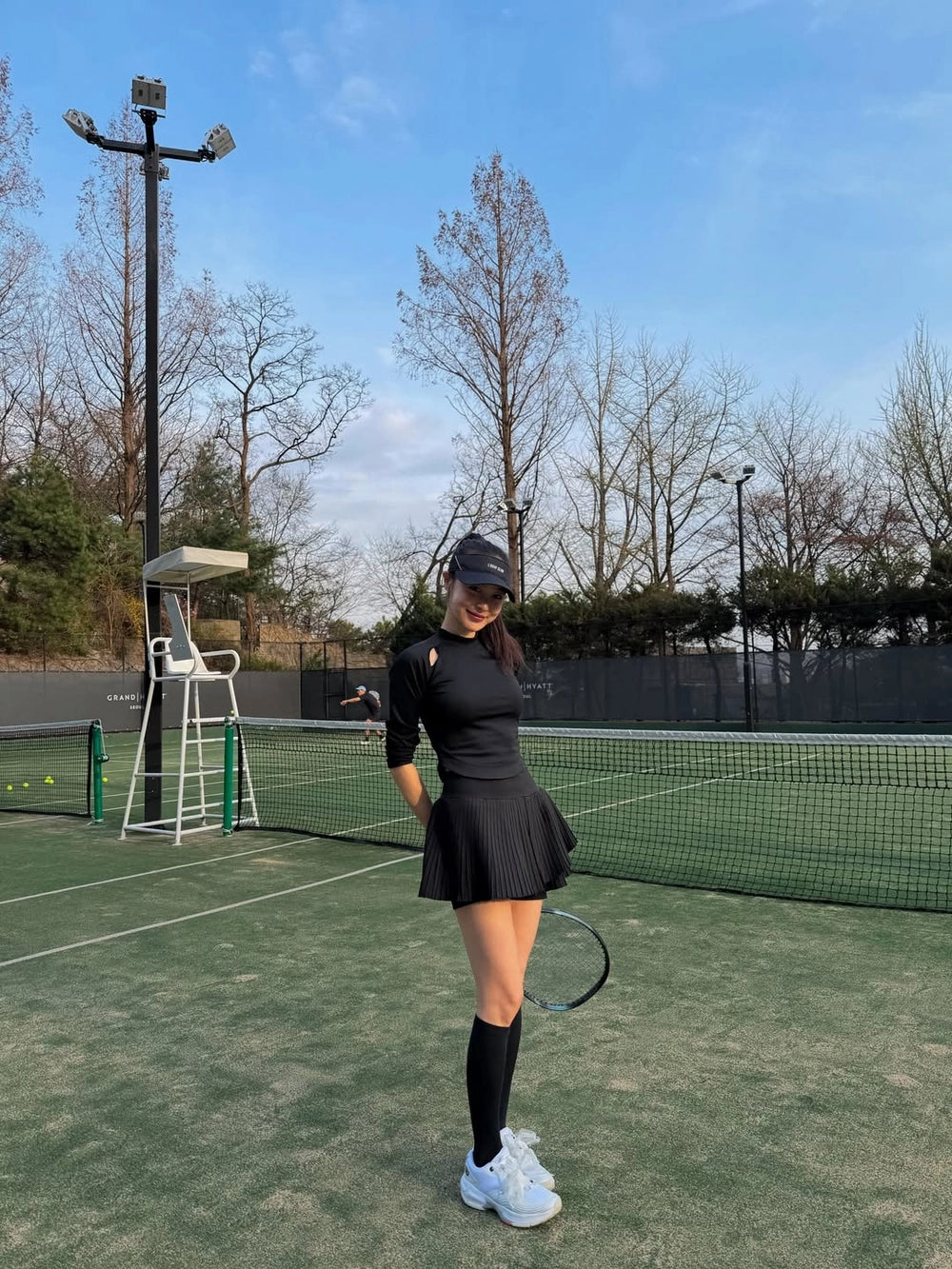 Helen black Longsleeve V2